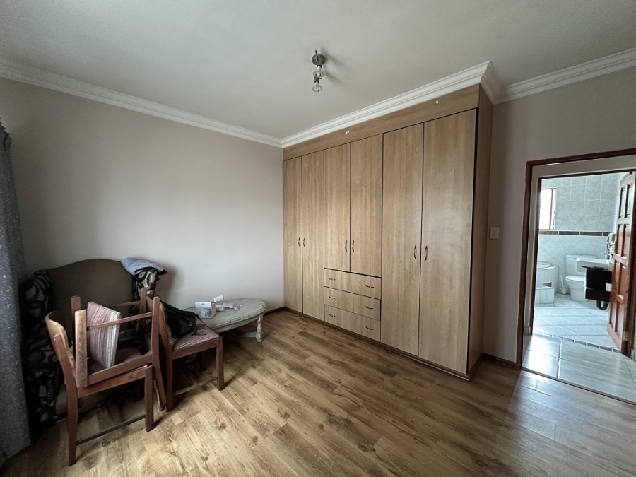 4 Bedroom Property for Sale in Verwoerdpark Gauteng