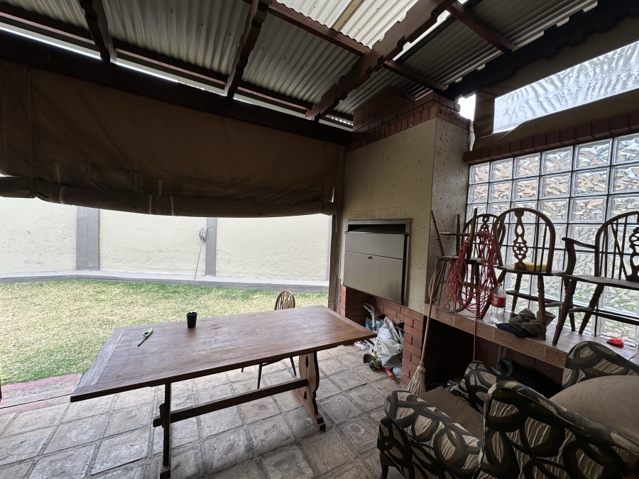 4 Bedroom Property for Sale in Verwoerdpark Gauteng