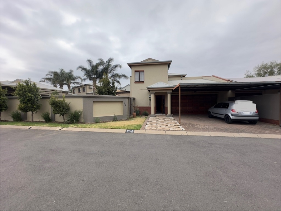 4 Bedroom Property for Sale in Verwoerdpark Gauteng