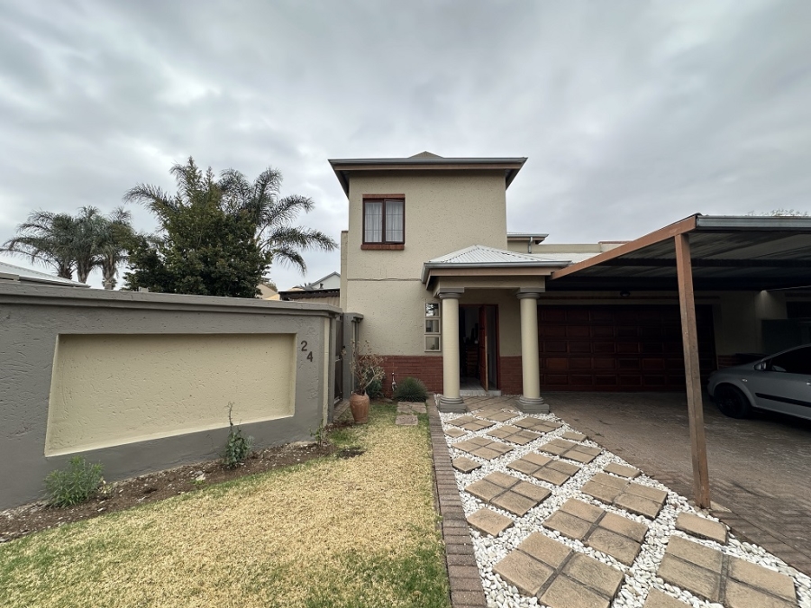 4 Bedroom Property for Sale in Verwoerdpark Gauteng