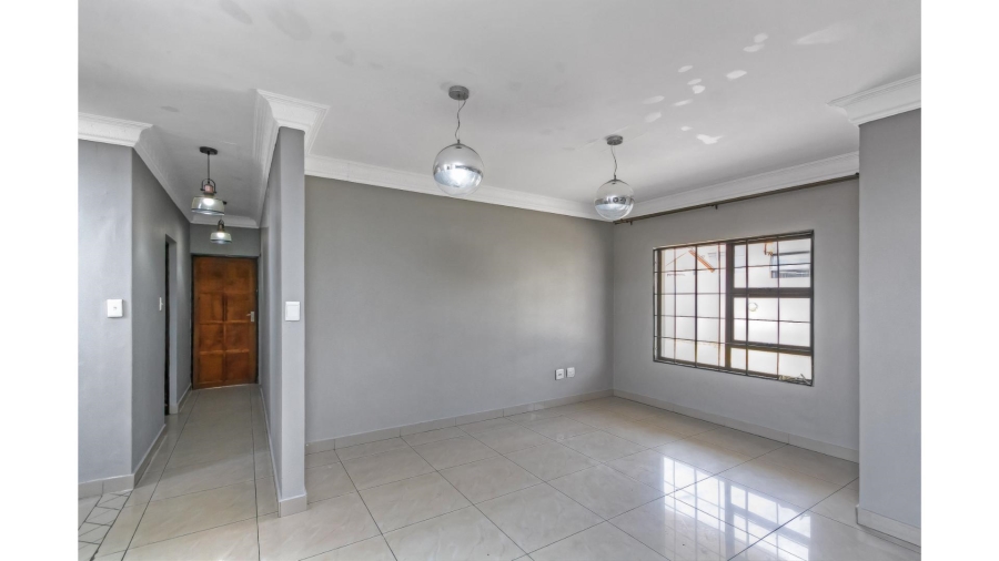 5 Bedroom Property for Sale in Blue Hills Gauteng