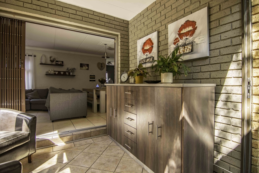 3 Bedroom Property for Sale in Honeydew Ridge Gauteng