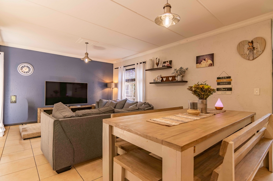 3 Bedroom Property for Sale in Honeydew Ridge Gauteng