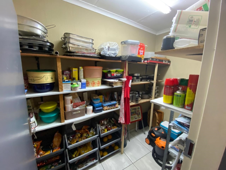 To Let 4 Bedroom Property for Rent in Garsfontein Gauteng