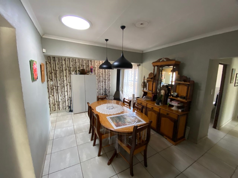To Let 4 Bedroom Property for Rent in Garsfontein Gauteng