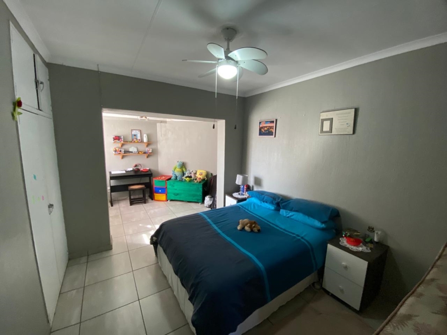 To Let 4 Bedroom Property for Rent in Garsfontein Gauteng