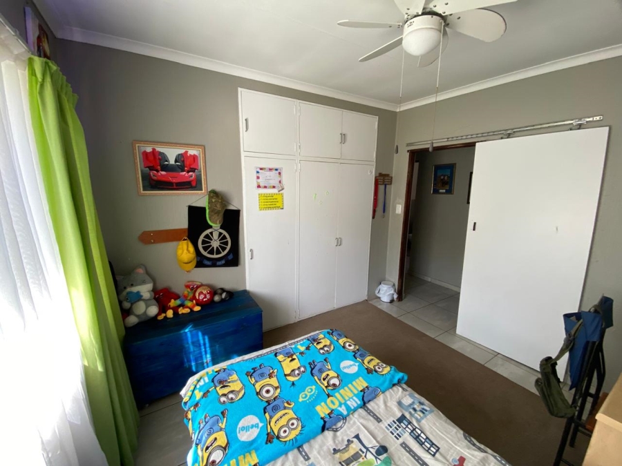 To Let 4 Bedroom Property for Rent in Garsfontein Gauteng