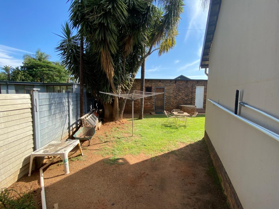 To Let 4 Bedroom Property for Rent in Garsfontein Gauteng