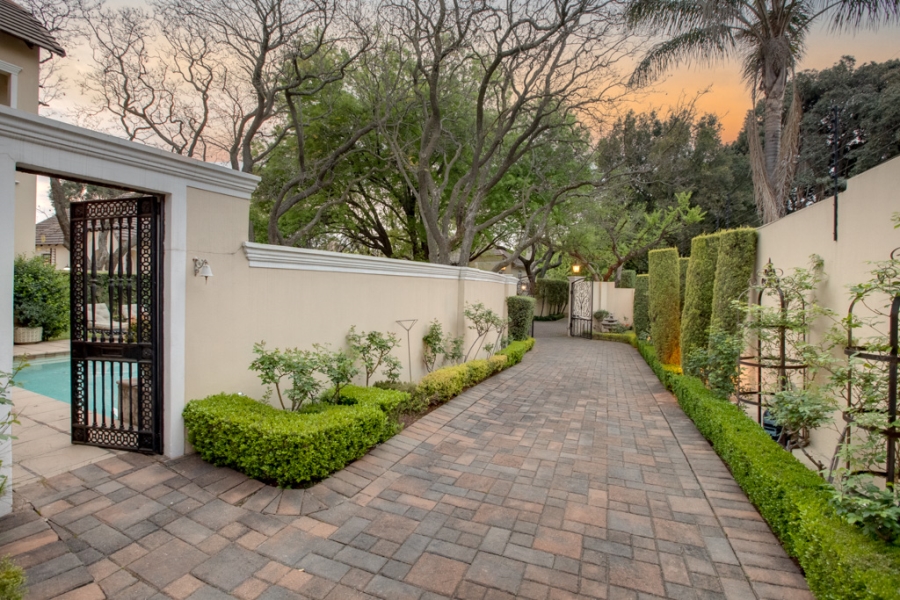To Let 4 Bedroom Property for Rent in Bryanston Gauteng