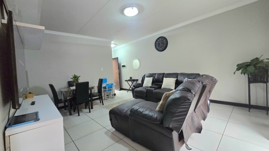 3 Bedroom Property for Sale in Rooihuiskraal North Gauteng