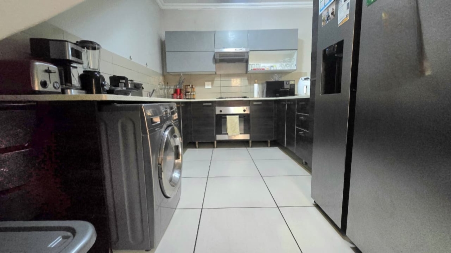 3 Bedroom Property for Sale in Rooihuiskraal North Gauteng