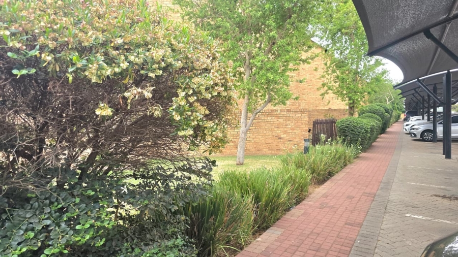 3 Bedroom Property for Sale in Rooihuiskraal North Gauteng