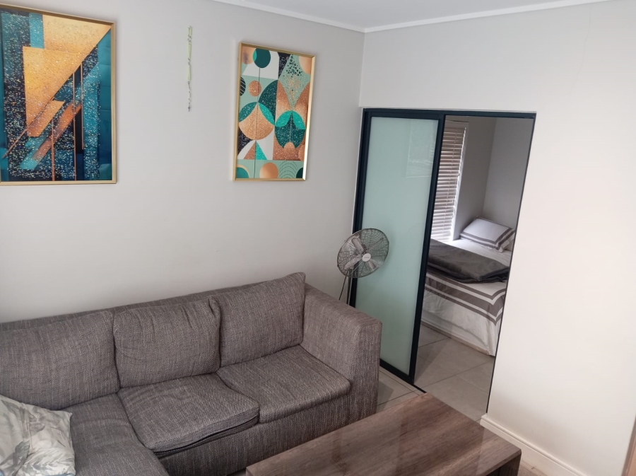 1 Bedroom Property for Sale in Waterfall Gauteng