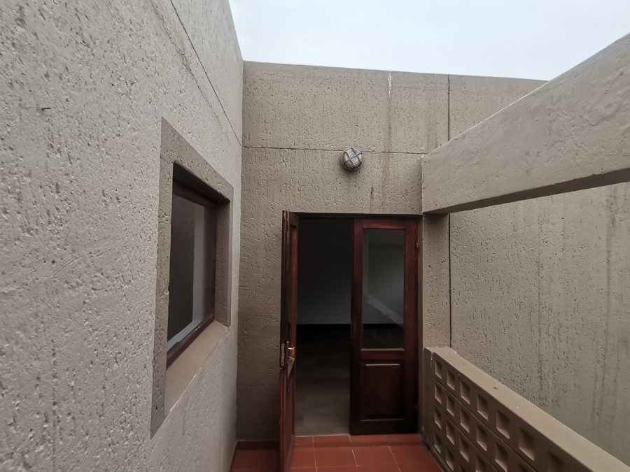 1 Bedroom Property for Sale in New Market Park Gauteng