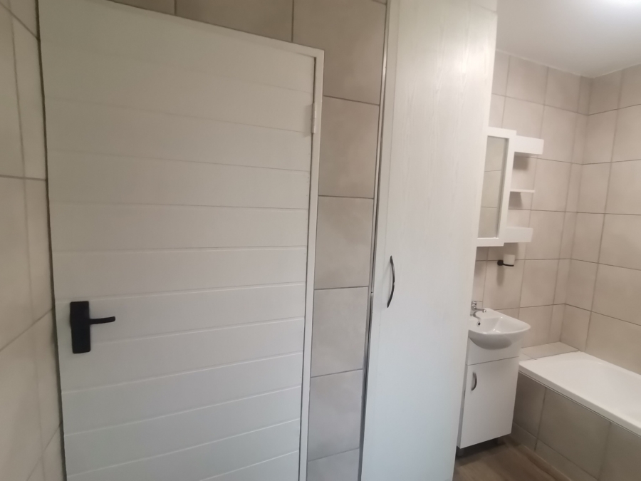 1 Bedroom Property for Sale in New Market Park Gauteng