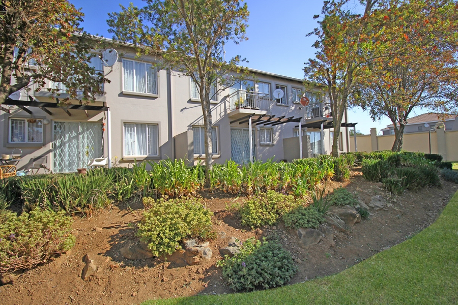 2 Bedroom Property for Sale in Greenstone Hill Gauteng