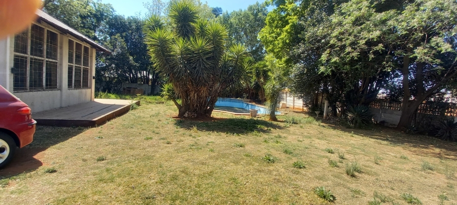 6 Bedroom Property for Sale in Daggafontein Gauteng