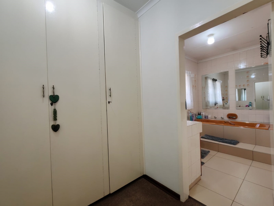 4 Bedroom Property for Sale in Three Rivers East Gauteng