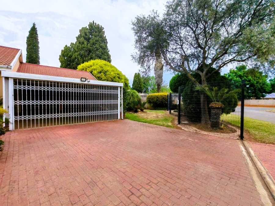 4 Bedroom Property for Sale in Three Rivers East Gauteng