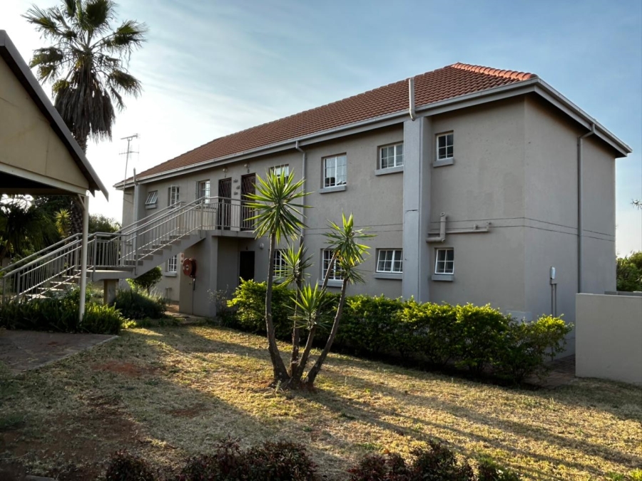 2 Bedroom Property for Sale in Wapadrand Gauteng