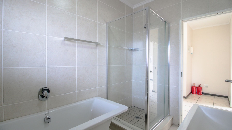 3 Bedroom Property for Sale in Greenstone Park Estate Gauteng