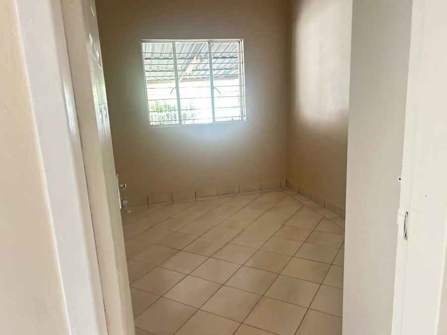 To Let 2 Bedroom Property for Rent in Albertville Gauteng
