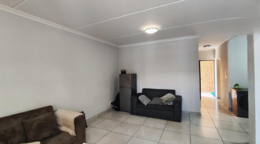 2 Bedroom Property for Sale in Goedeburg Gauteng