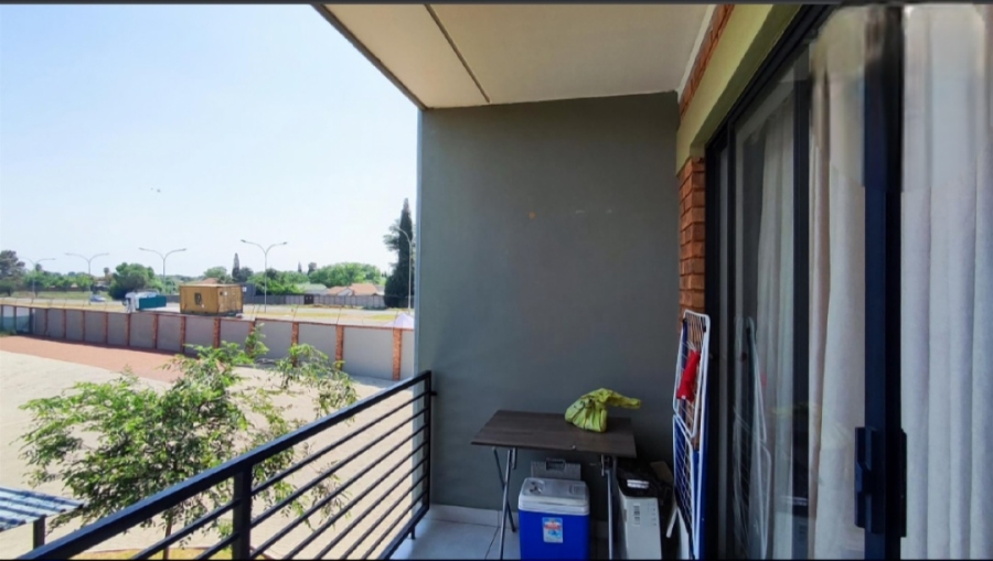 2 Bedroom Property for Sale in Goedeburg Gauteng
