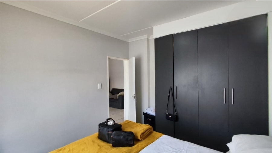 2 Bedroom Property for Sale in Goedeburg Gauteng