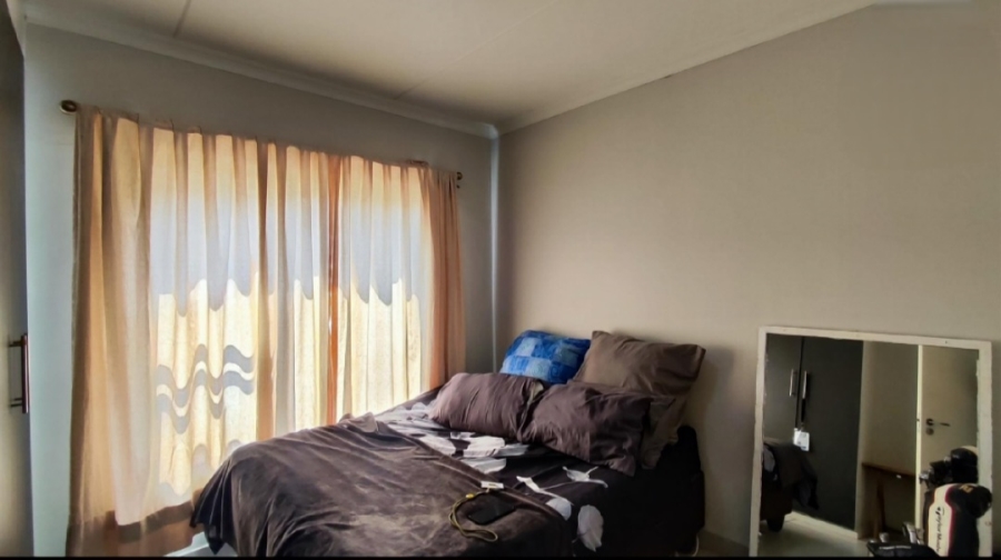 2 Bedroom Property for Sale in Goedeburg Gauteng