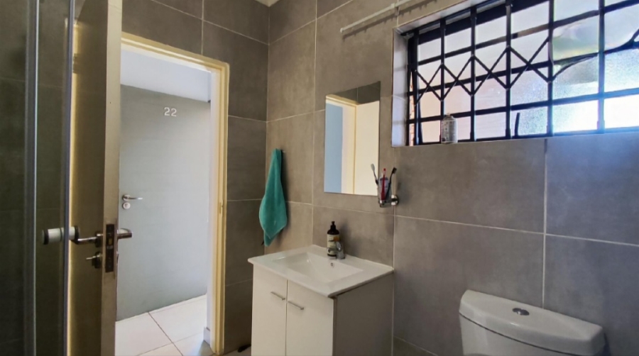 2 Bedroom Property for Sale in Goedeburg Gauteng
