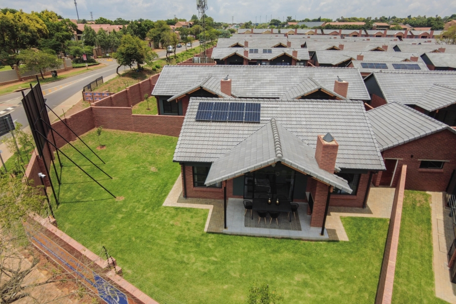 To Let 3 Bedroom Property for Rent in Boardwalk Villas Gauteng
