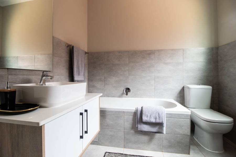 To Let 3 Bedroom Property for Rent in Boardwalk Villas Gauteng