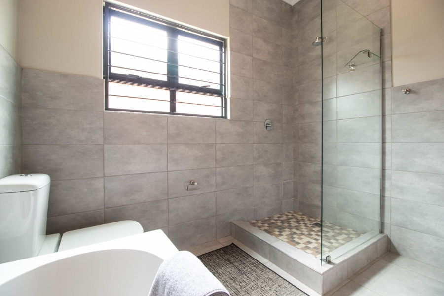 To Let 3 Bedroom Property for Rent in Boardwalk Villas Gauteng