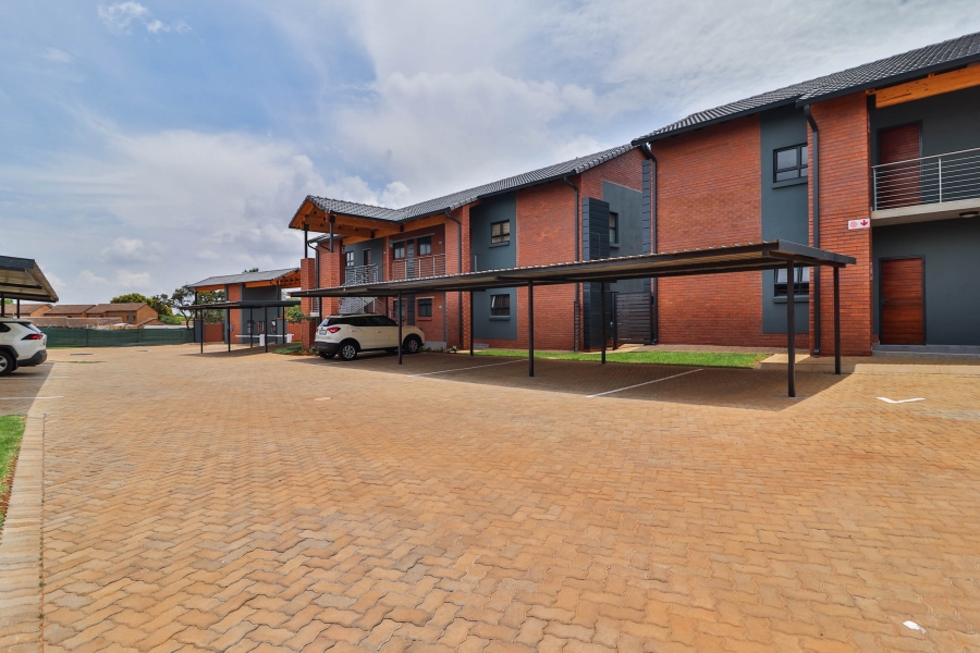 To Let 3 Bedroom Property for Rent in Boardwalk Villas Gauteng