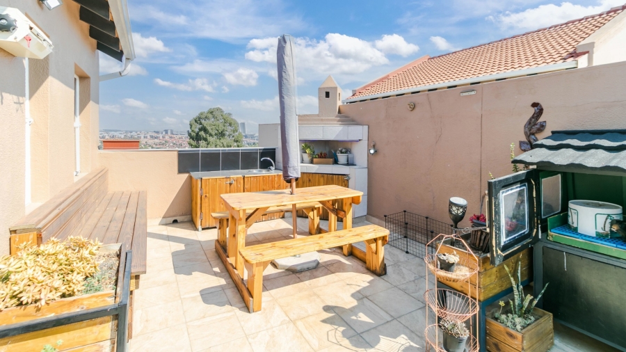 3 Bedroom Property for Sale in Vorna Valley Gauteng