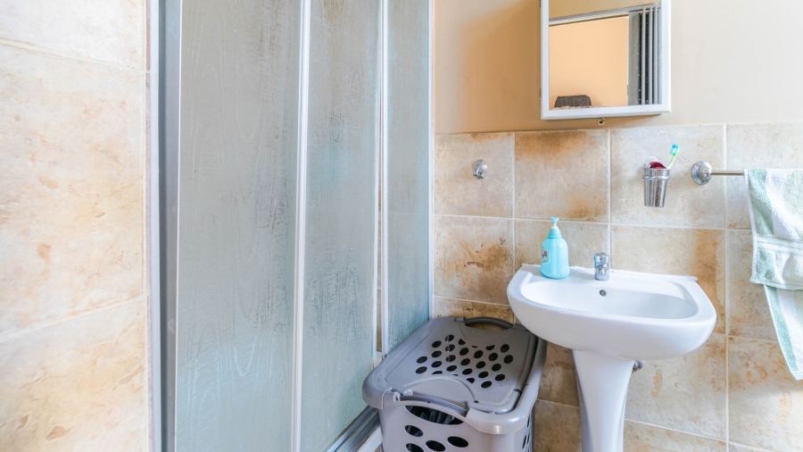 3 Bedroom Property for Sale in Vorna Valley Gauteng