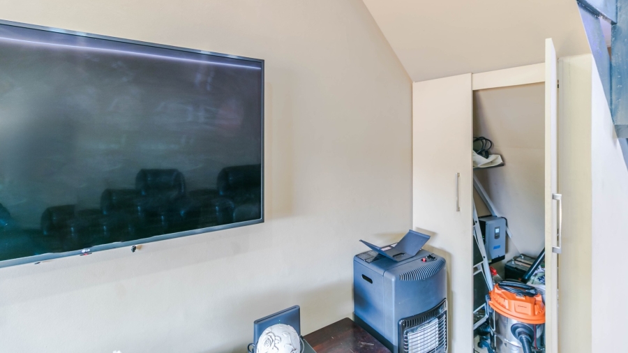 3 Bedroom Property for Sale in Vorna Valley Gauteng
