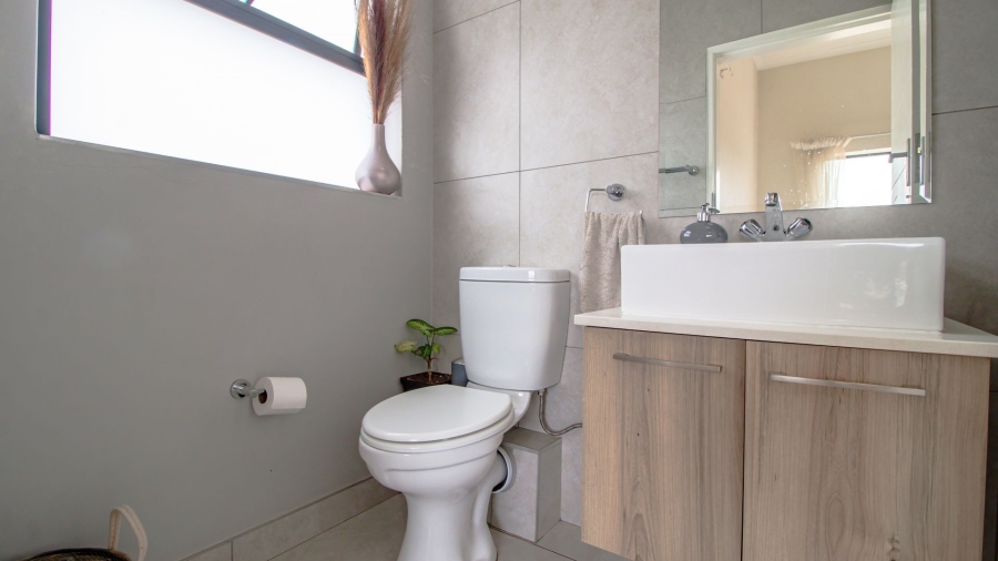 2 Bedroom Property for Sale in Founders Hill Gauteng