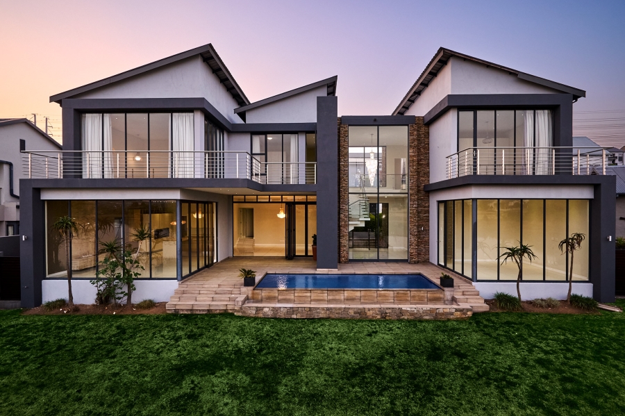 5 Bedroom Property for Sale in Waterfall Country Village Gauteng