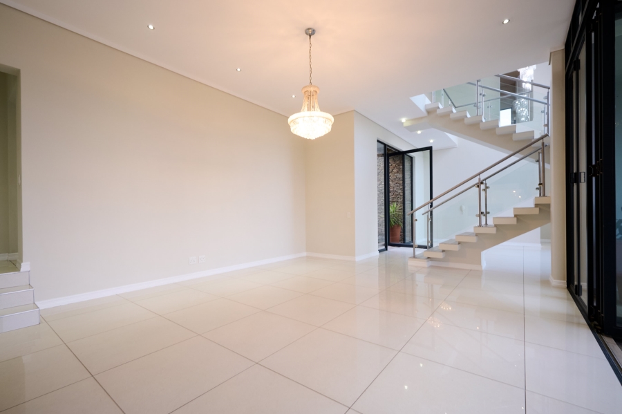 5 Bedroom Property for Sale in Waterfall Country Village Gauteng