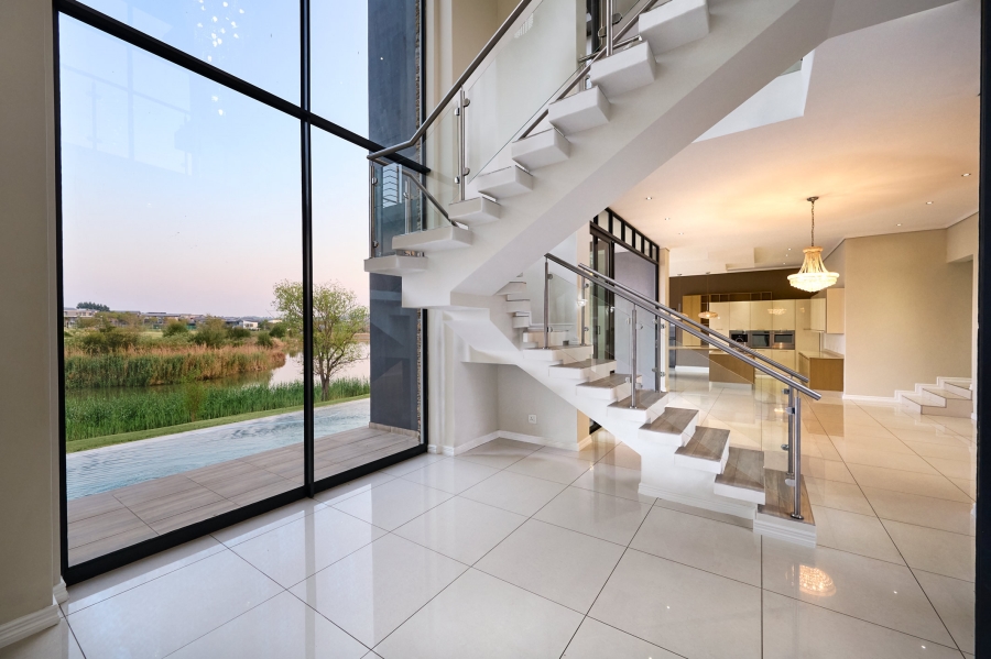 5 Bedroom Property for Sale in Waterfall Country Village Gauteng