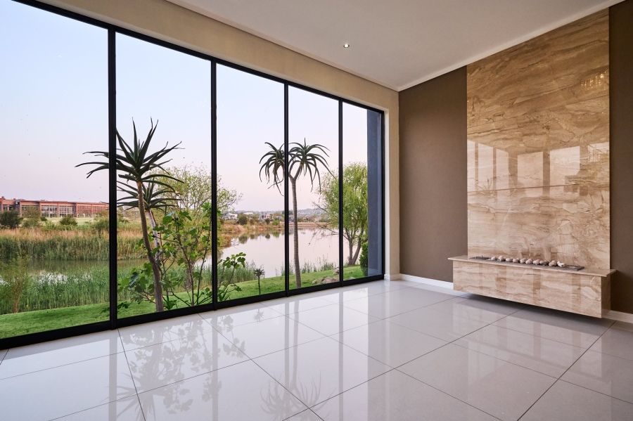 5 Bedroom Property for Sale in Waterfall Country Village Gauteng