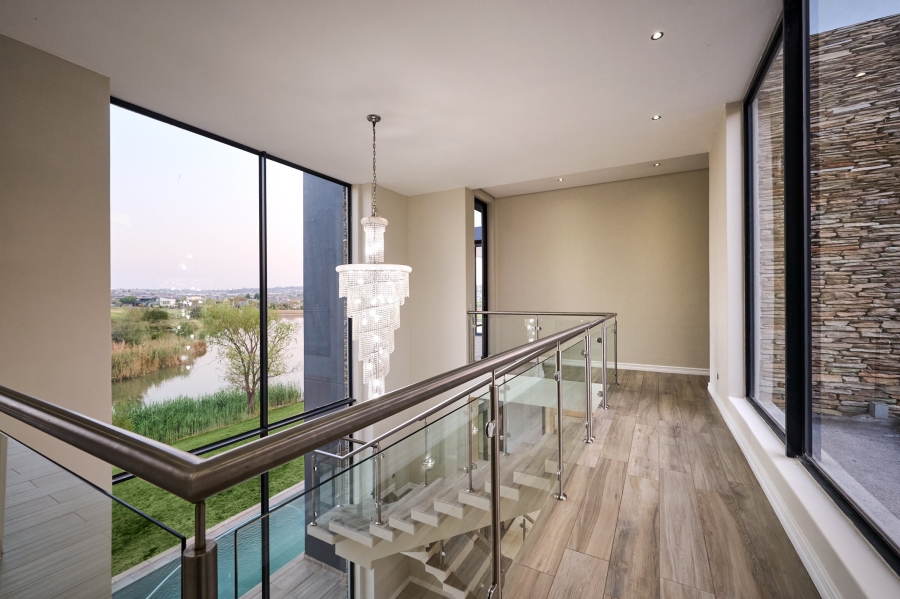 5 Bedroom Property for Sale in Waterfall Country Village Gauteng
