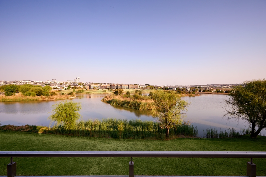 5 Bedroom Property for Sale in Waterfall Country Village Gauteng