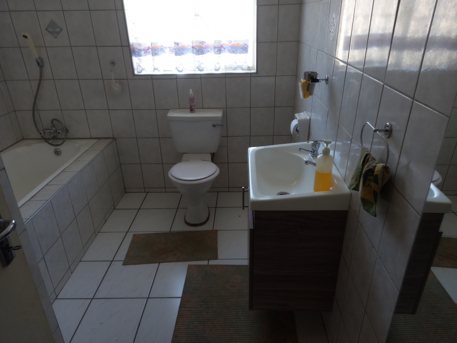3 Bedroom Property for Sale in Greenhills Gauteng