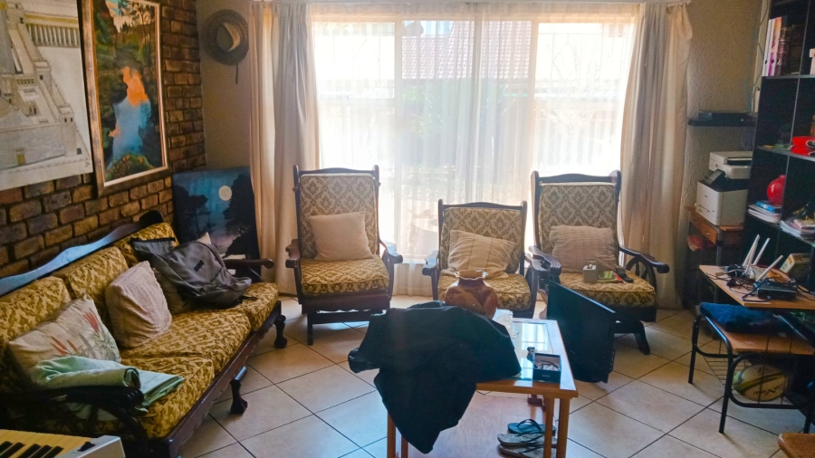 5 Bedroom Property for Sale in Edleen Gauteng