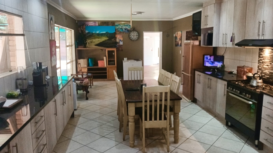 5 Bedroom Property for Sale in Edleen Gauteng