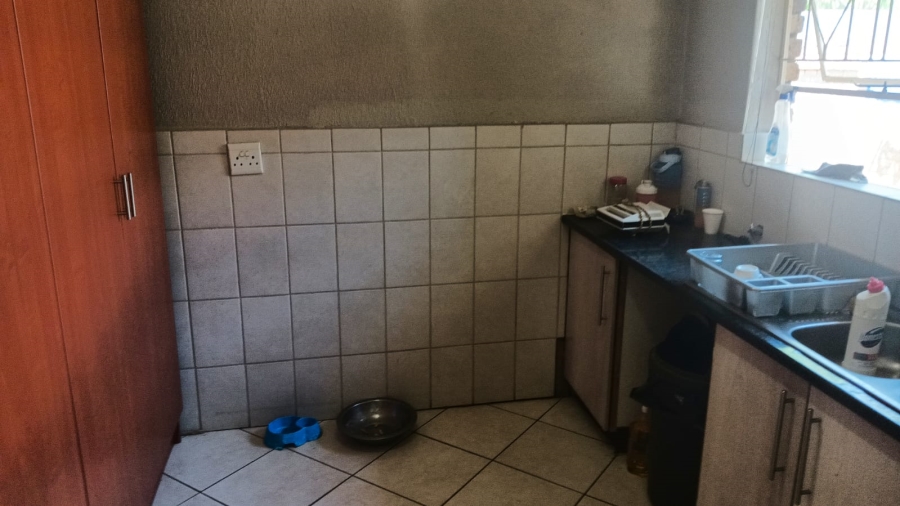 5 Bedroom Property for Sale in Edleen Gauteng