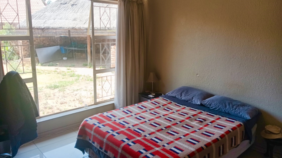 5 Bedroom Property for Sale in Edleen Gauteng